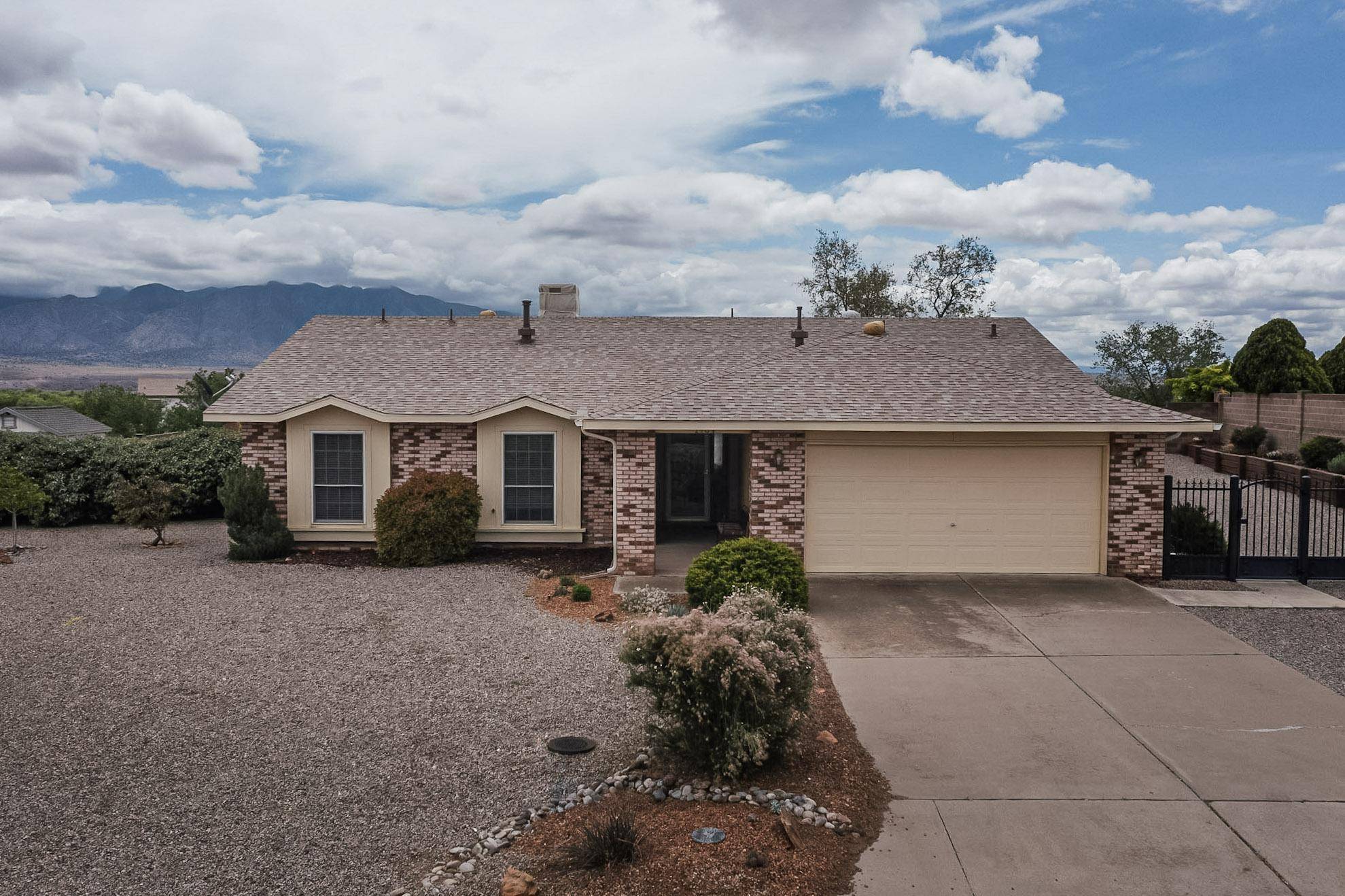 1904 WHITEWATER DR NE, Rio Rancho, NM 87144