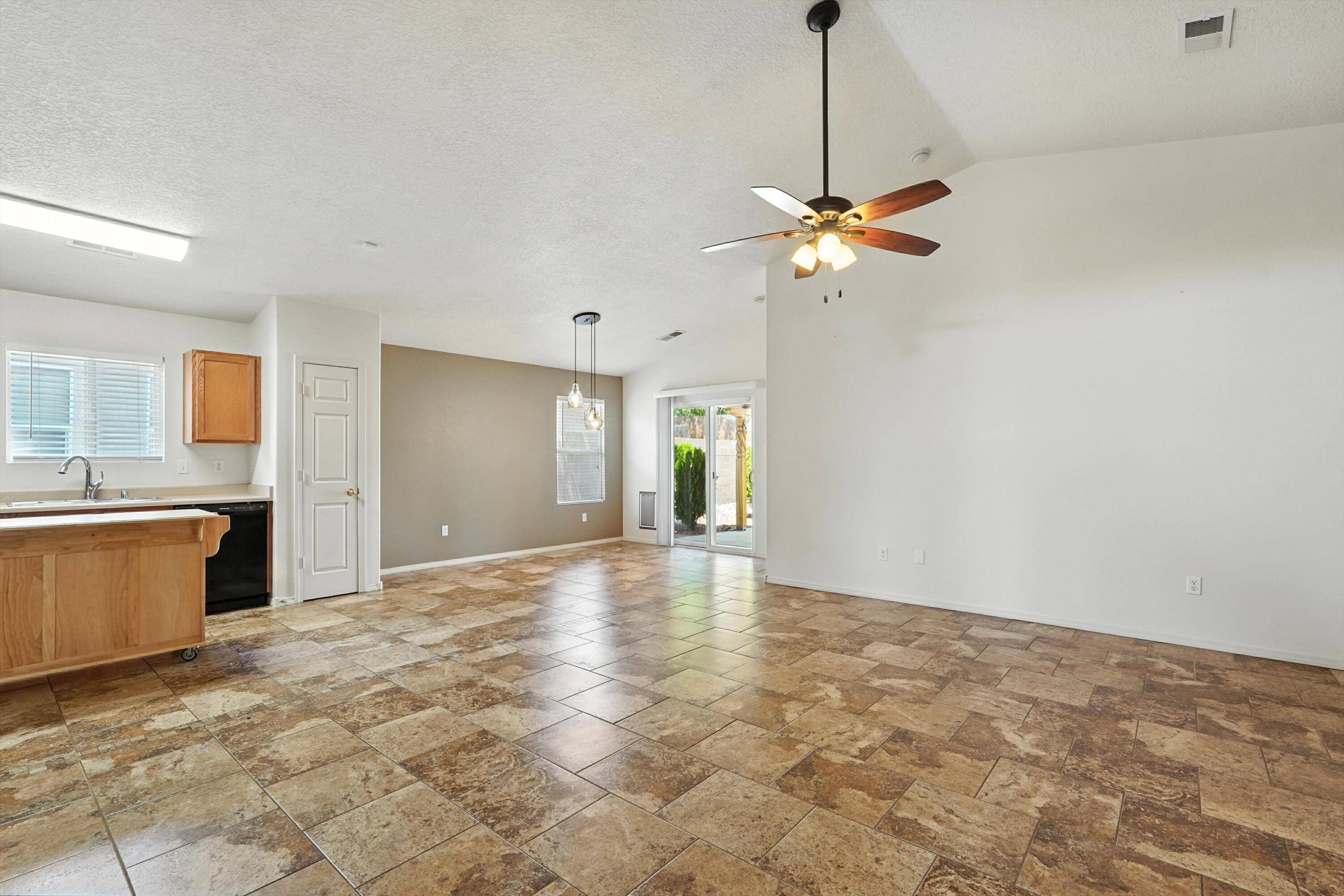 Rio Rancho, NM 87144,3772 HAVASU FALLS ST NE