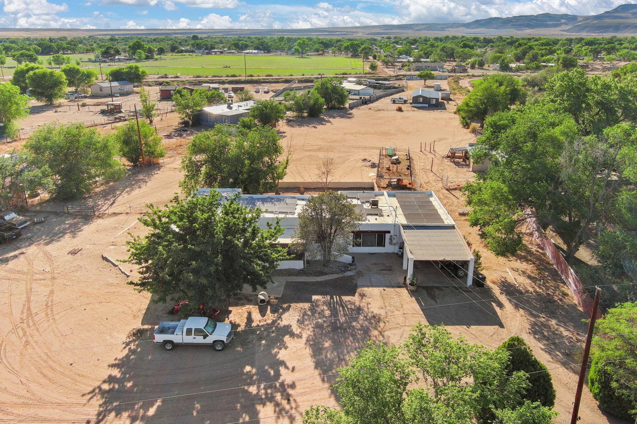 611 CORDOVA RD, Los Lunas, NM 87031
