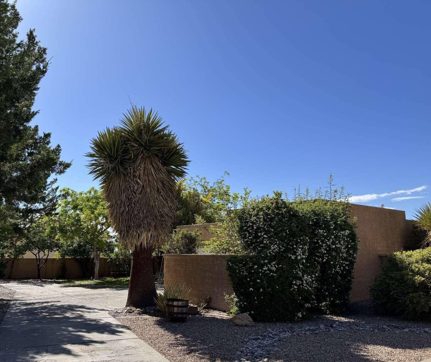 5733 PEPPERTREE PL NE, Albuquerque, NM 87111