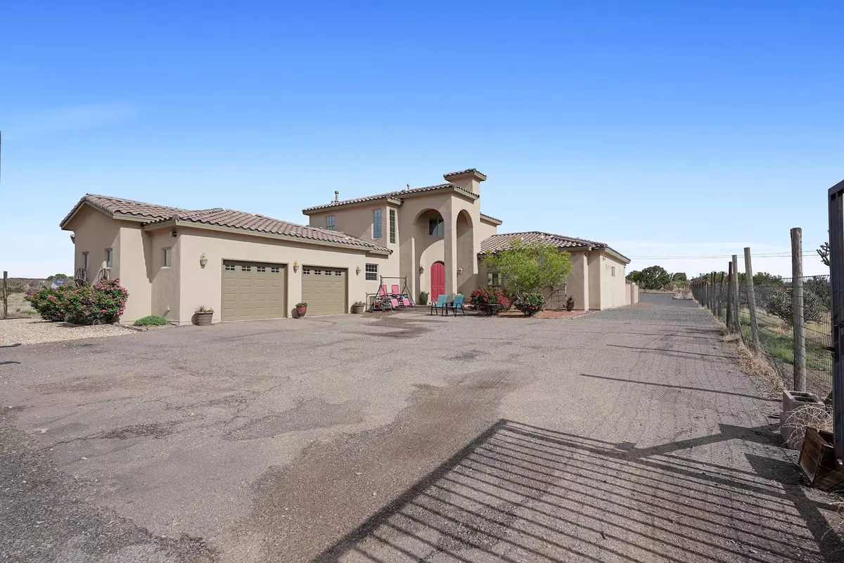 Rio Rancho, NM 87144,3887 Hanley RD NE