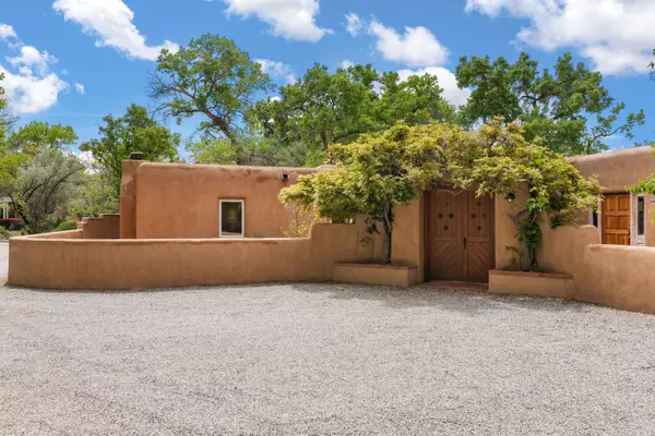 Corrales, NM 87048,384 CHAPARRAL LN