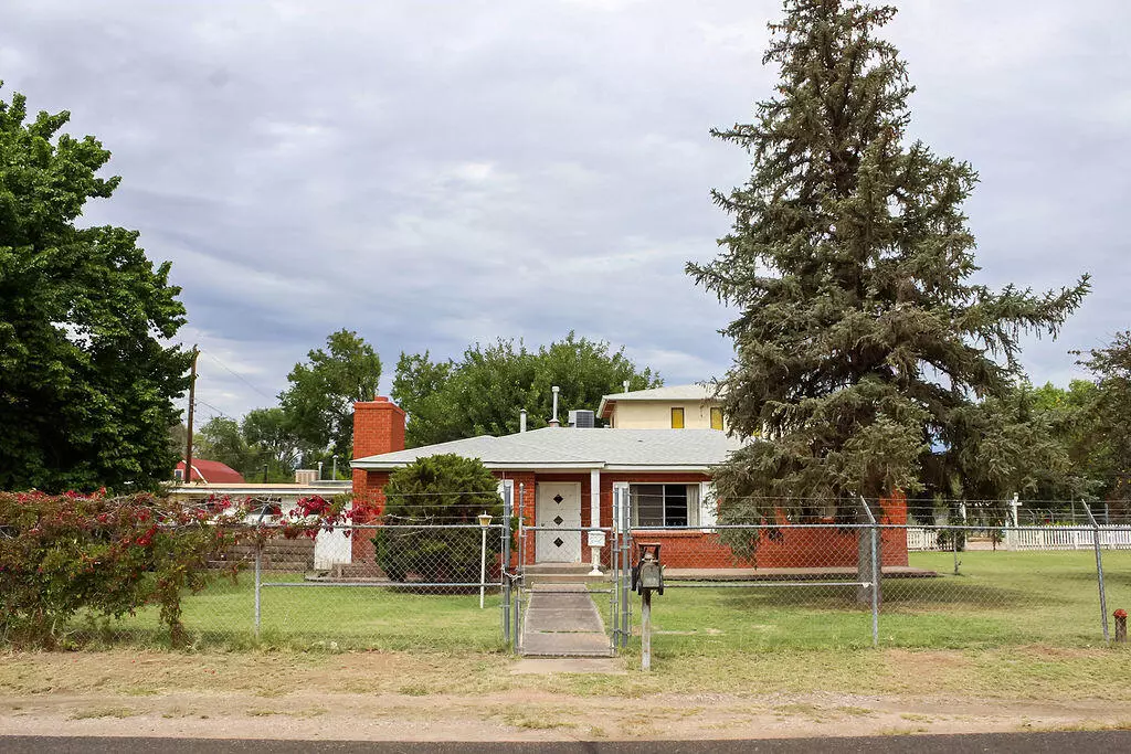 Albuquerque, NM 87105,2701 CHAPULIN RD SW