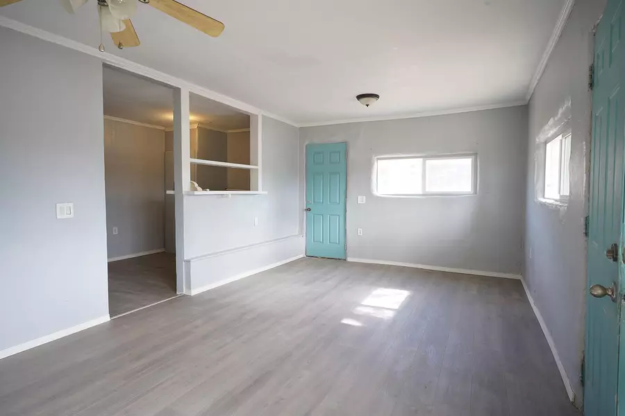 314 S 9th AVE, Estancia, NM 87016