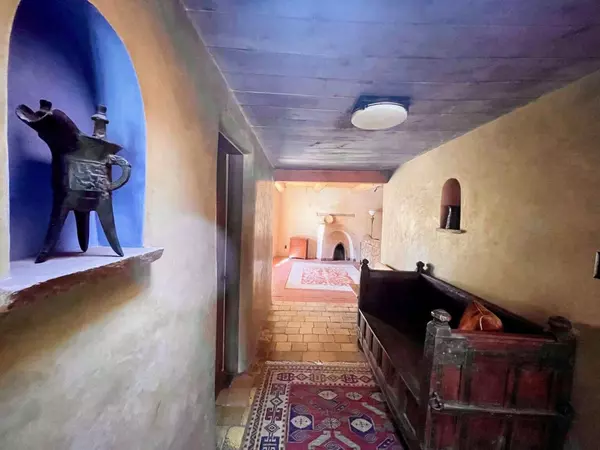 Corrales, NM 87048,147 VIA OREADA