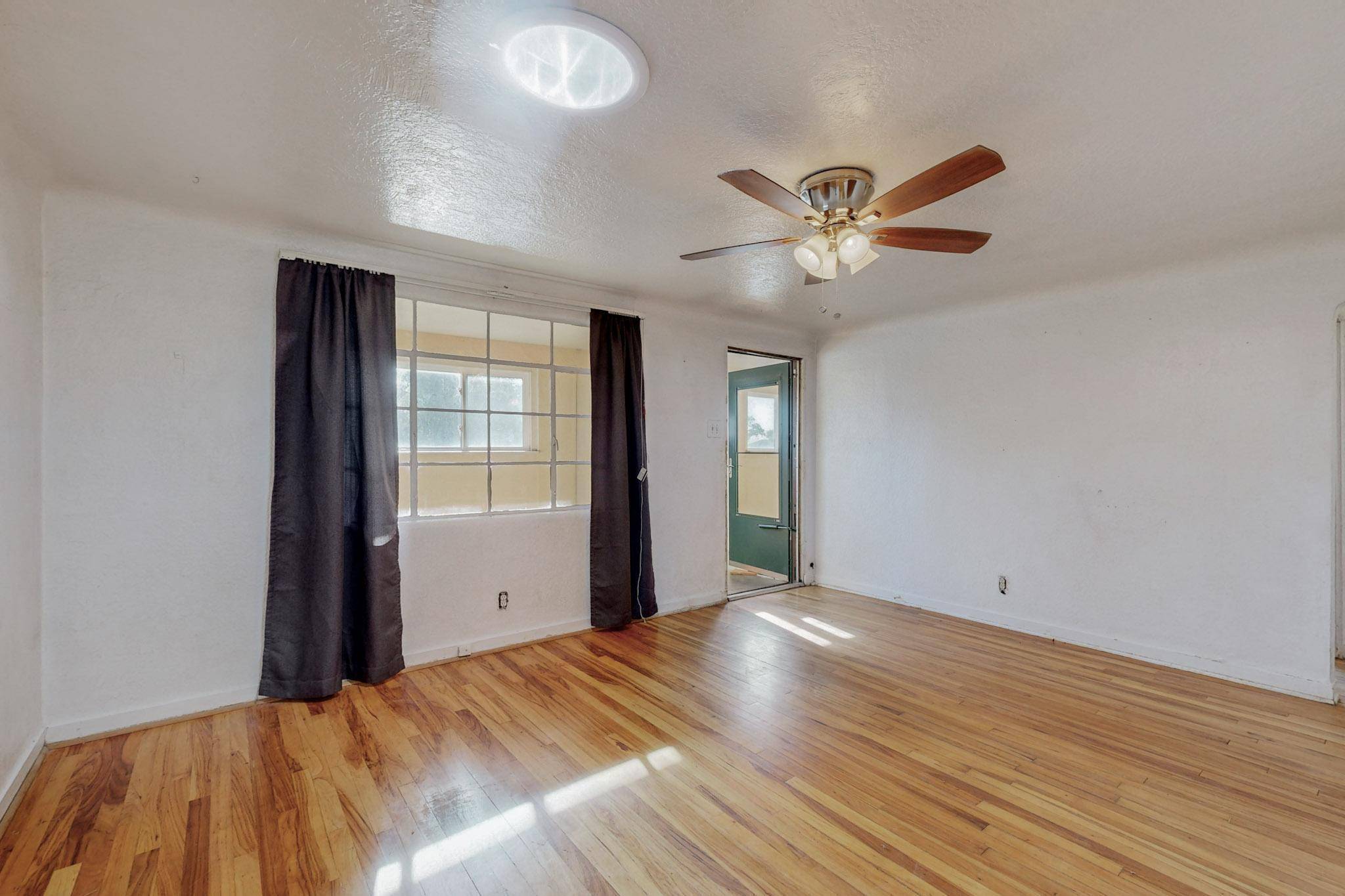 Albuquerque, NM 87107,5015 EL PASEO DR NW