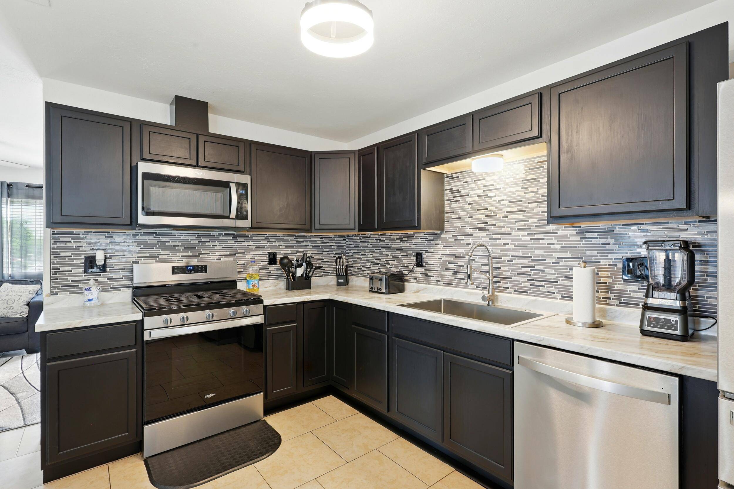 Albuquerque, NM 87121,5901 Churchill RD SW