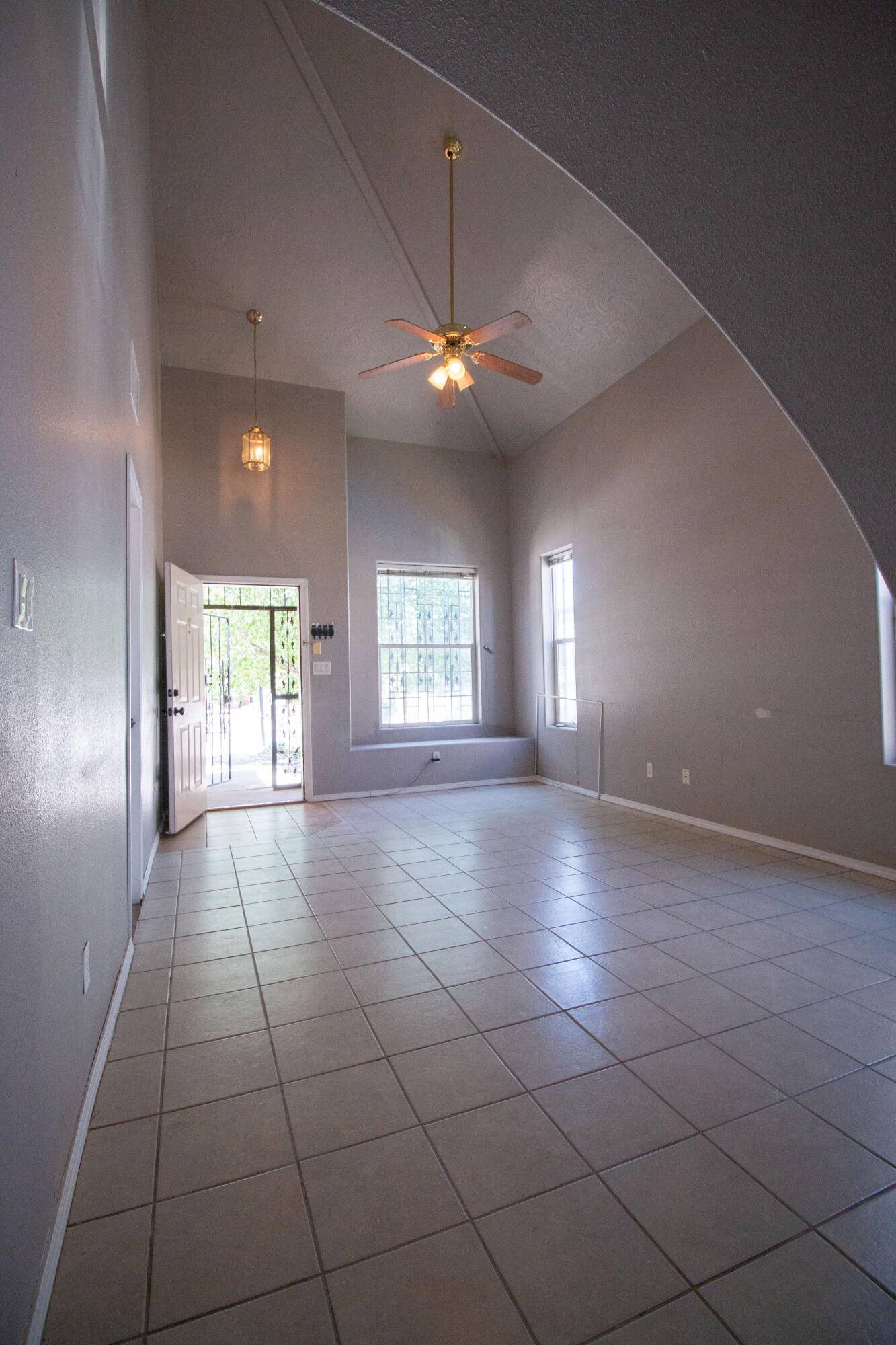 Albuquerque, NM 87105,5112 W Lea DR SW