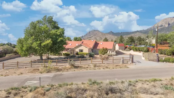 Albuquerque, NM 87122,11351 MODESTO AVE NE