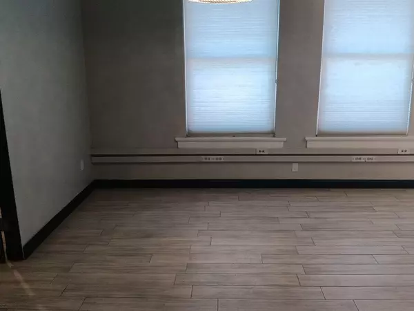 Albuquerque, NM 87102,219 Central AVE NW #301