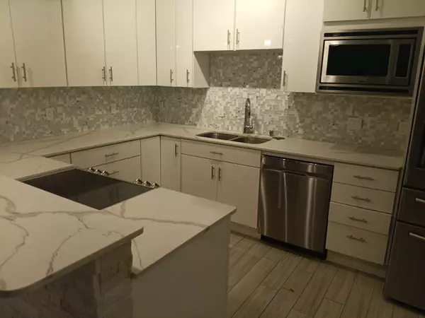 Albuquerque, NM 87102,219 Central AVE NW #301