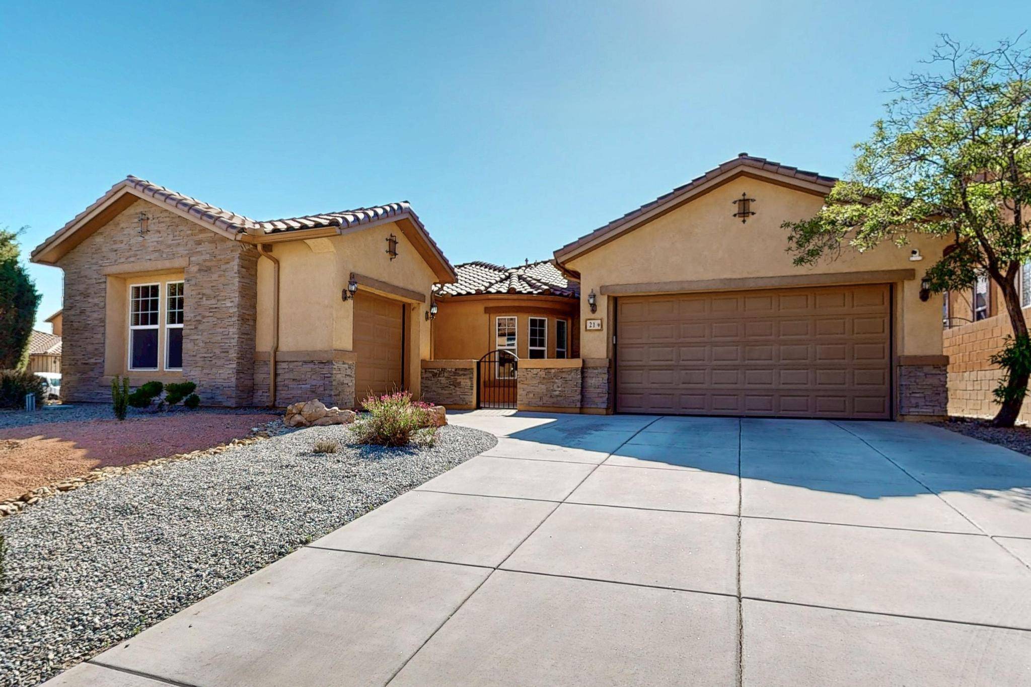 21 LOS BALCONES PL NE, Rio Rancho, NM 87124