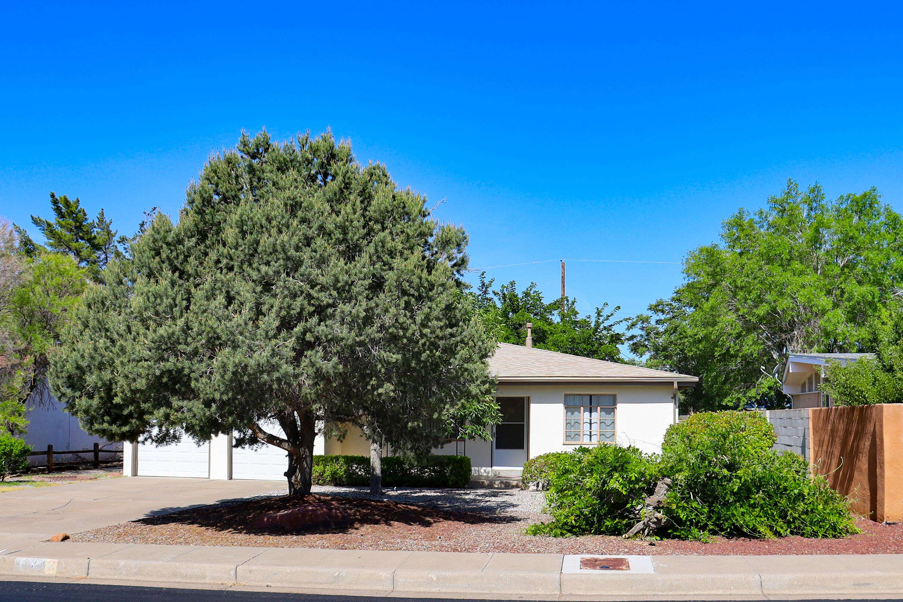 Albuquerque, NM 87110,1723 TRUMAN ST NE