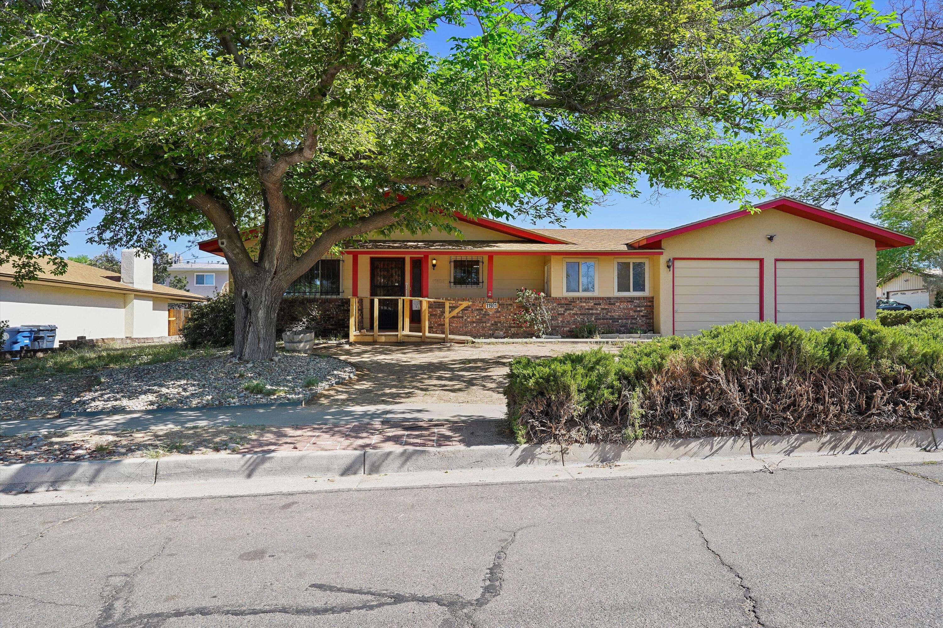 11901 Lexington AVE NE, Albuquerque, NM 87112
