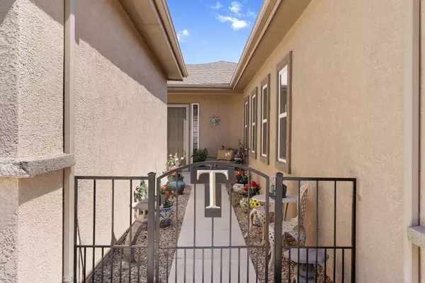 Los Lunas, NM 87031,4210 AGAVE CT SW