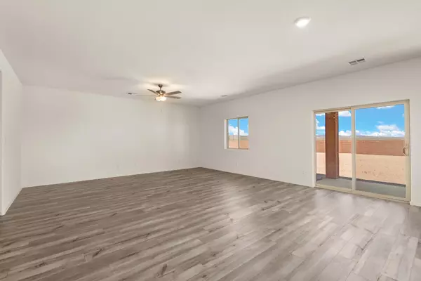 Los Lunas, NM 87031,5069 FINDLEY ST SW