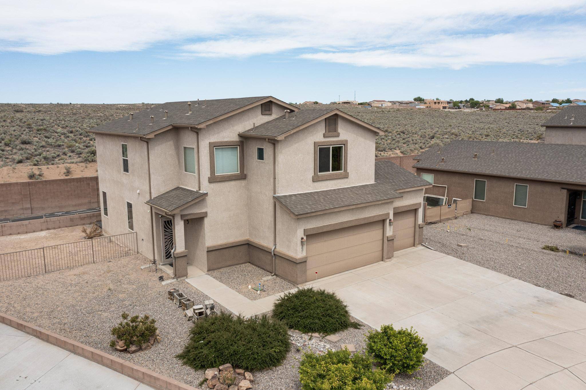 Rio Rancho, NM 87124,221 LANDING TRL
