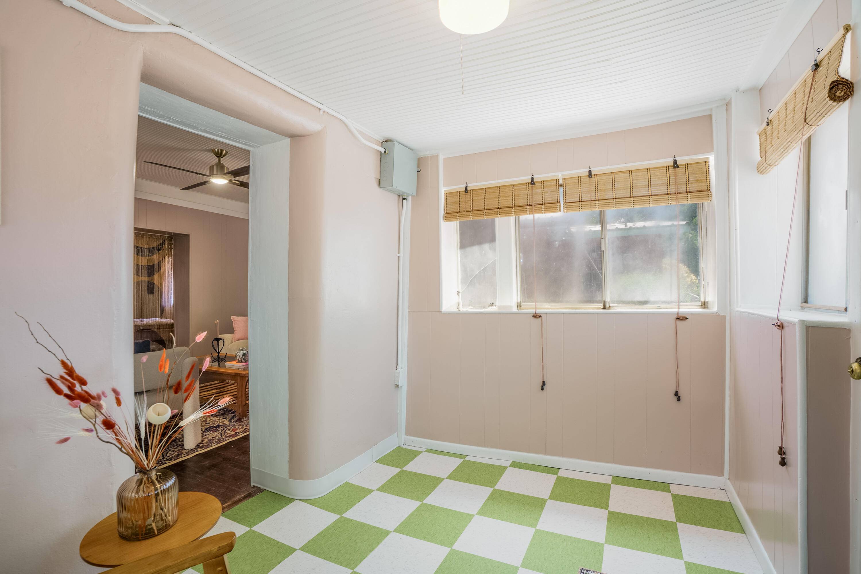 Albuquerque, NM 87102,2214 WILLIAM ST SE