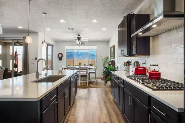 Rio Rancho, NM 87144,6748 Zachary RD NE