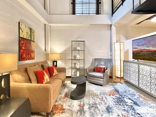 Albuquerque, NM 87102,301 CENTRAL AVE NE #113