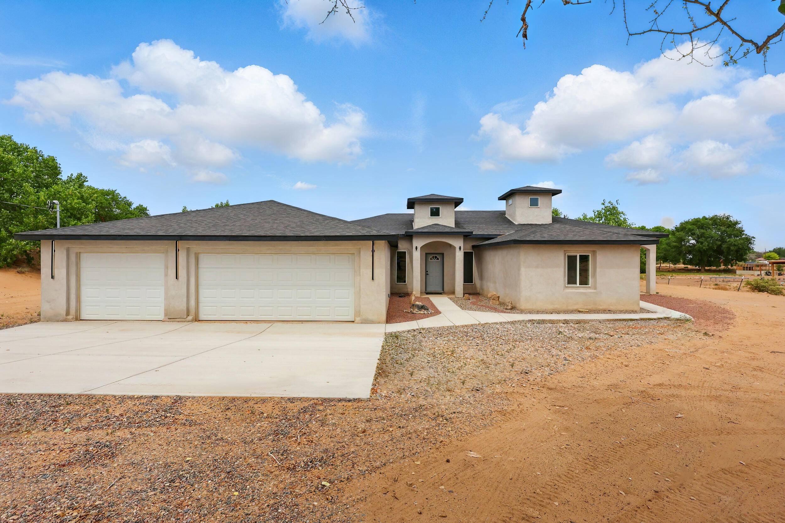 1688 SICHLER RD, Los Lunas, NM 87031