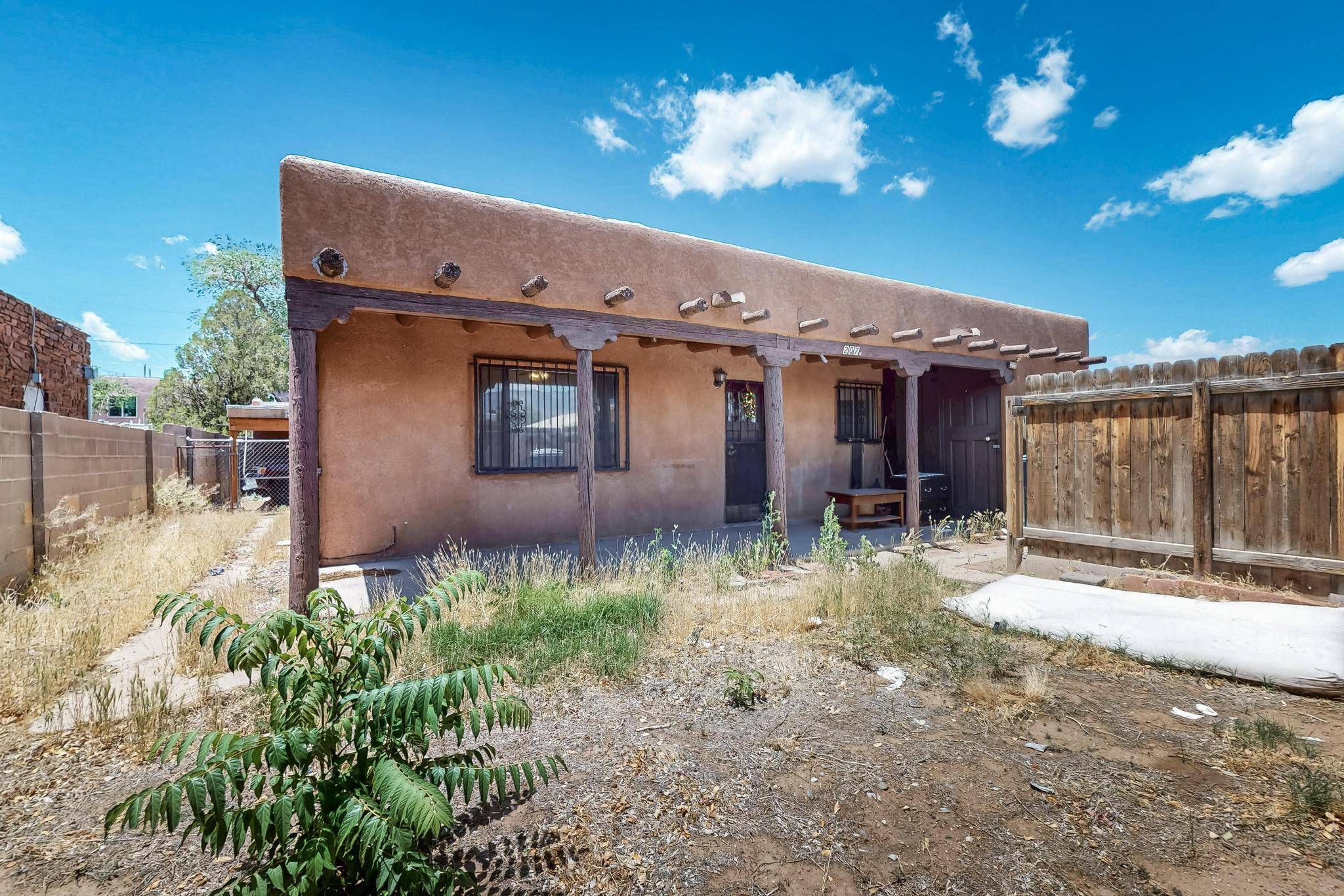 Albuquerque, NM 87108,207 VERMONT ST NE