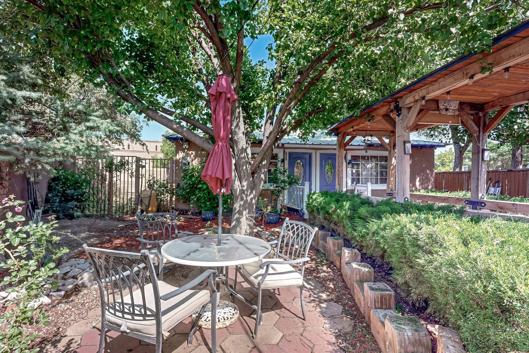 Albuquerque, NM 87104,2418 MATTHEW AVE NW