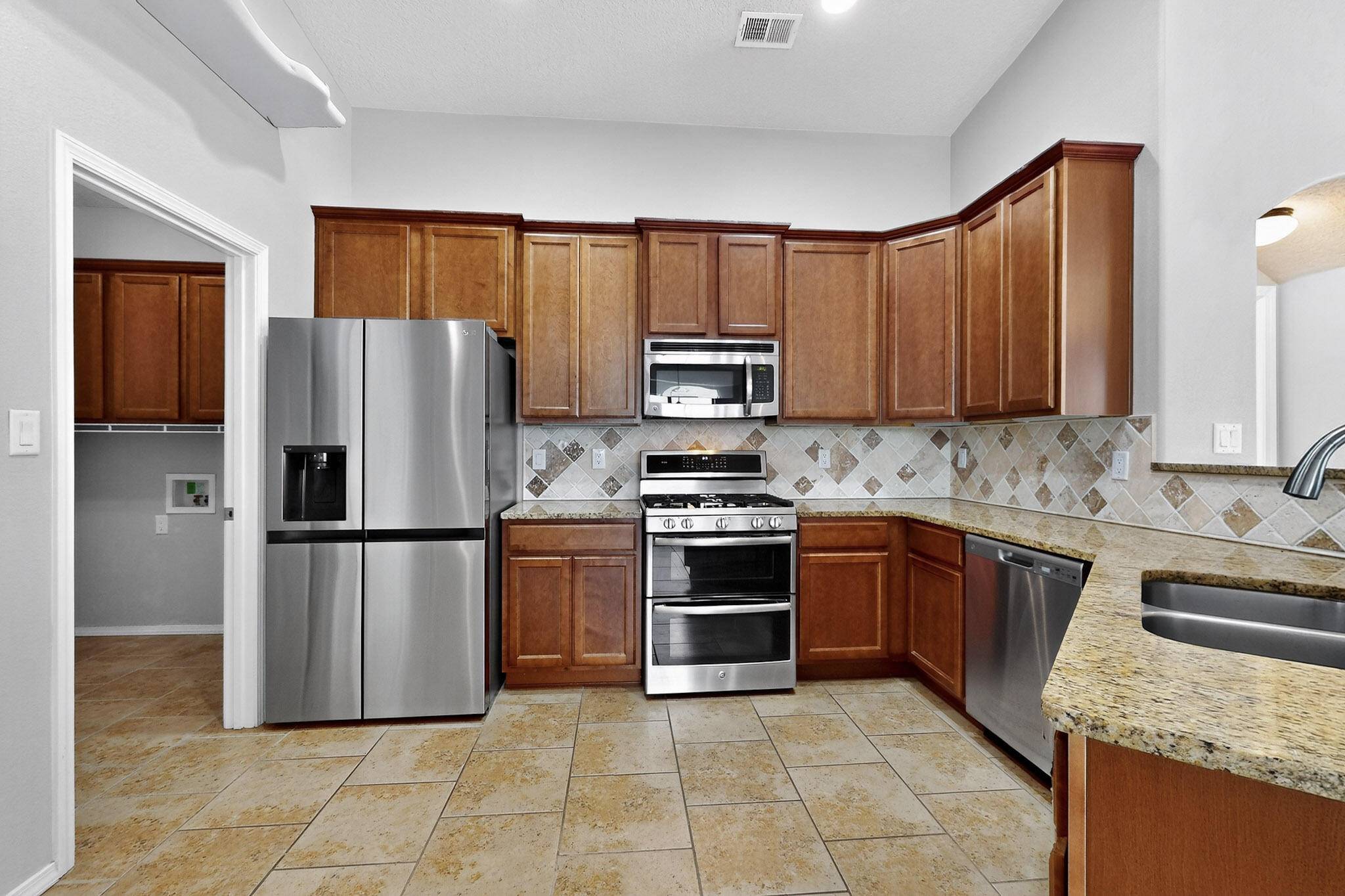 Rio Rancho, NM 87144,7117 NAPOLEON RD NE