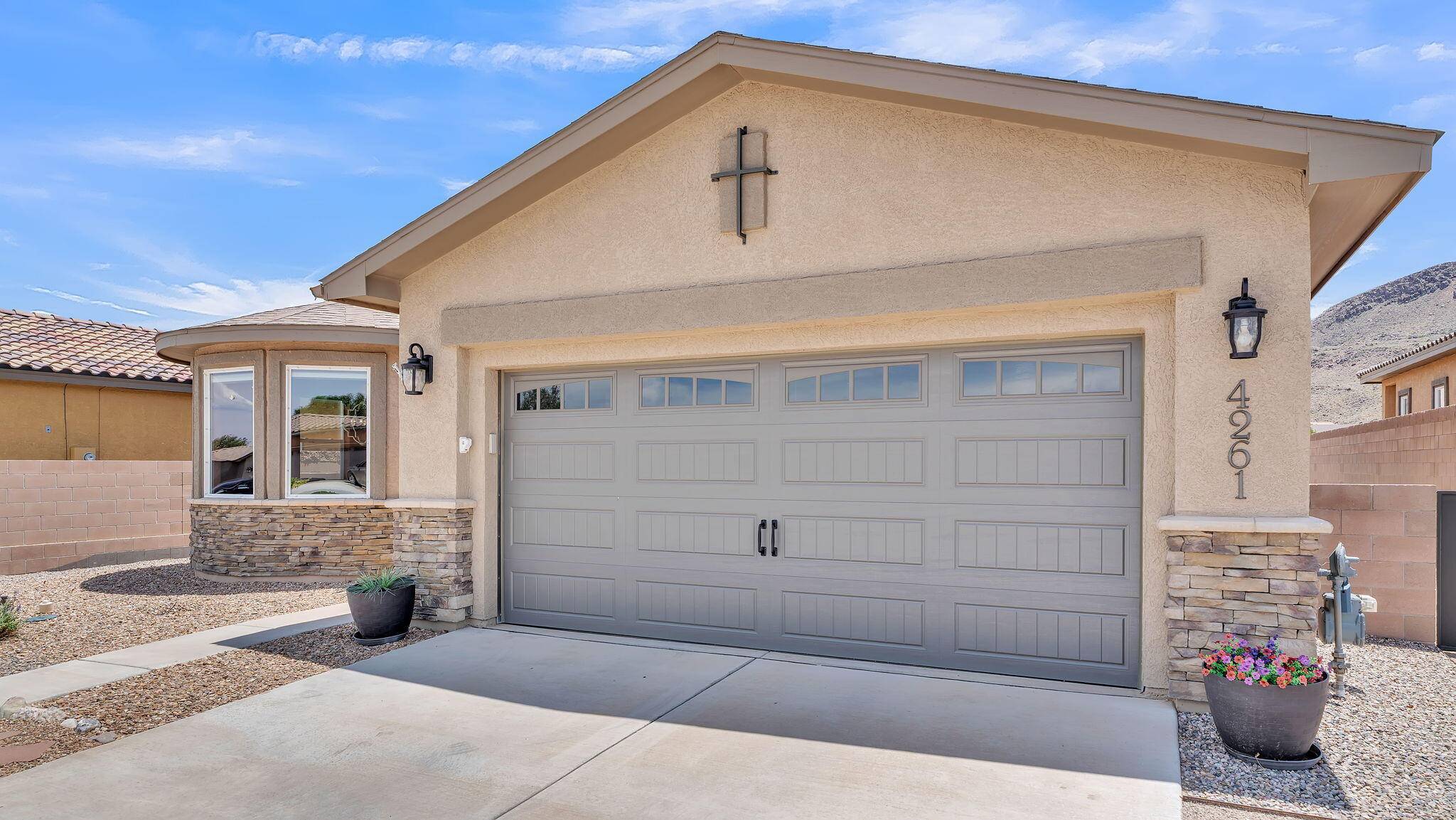 Los Lunas, NM 87031,4261 Red River RD SW