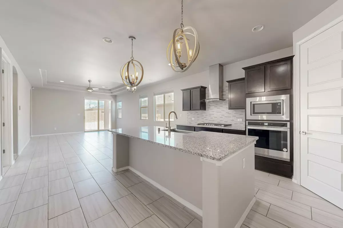 Los Lunas, NM 87031,415 Adeline AVE