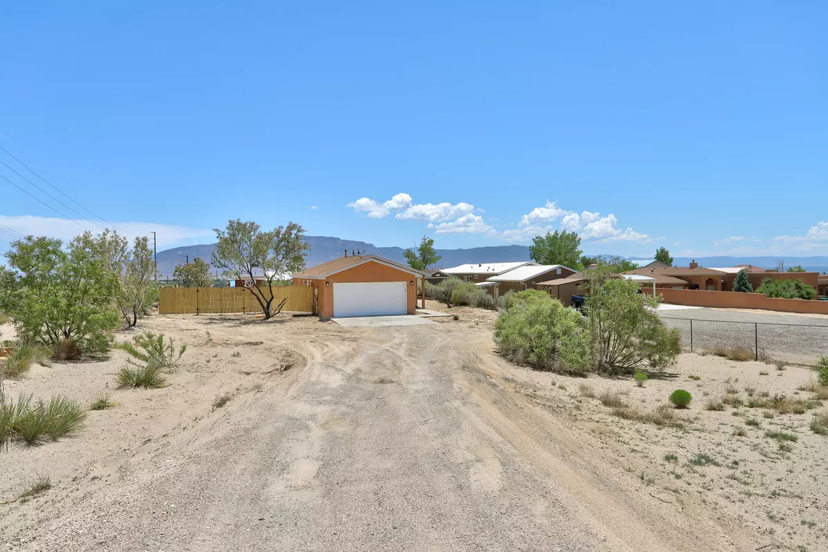 Rio Rancho, NM 87124,1004 11TH ST SE
