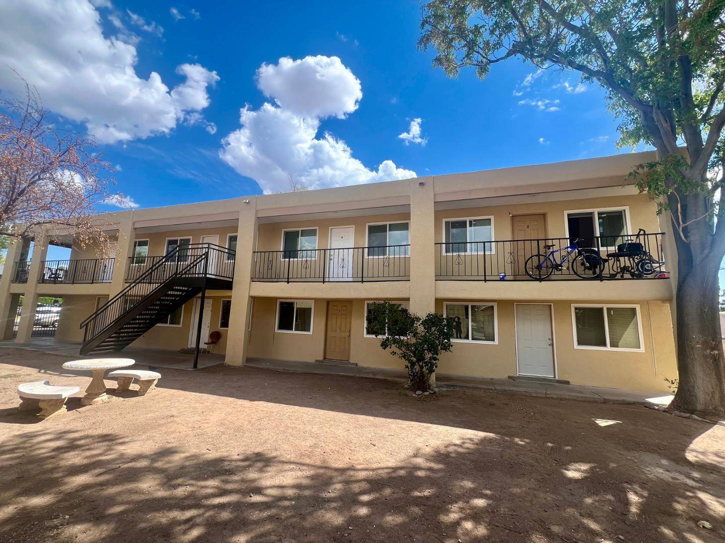 911 Alvarado DR SE #4, Albuquerque, NM 87108