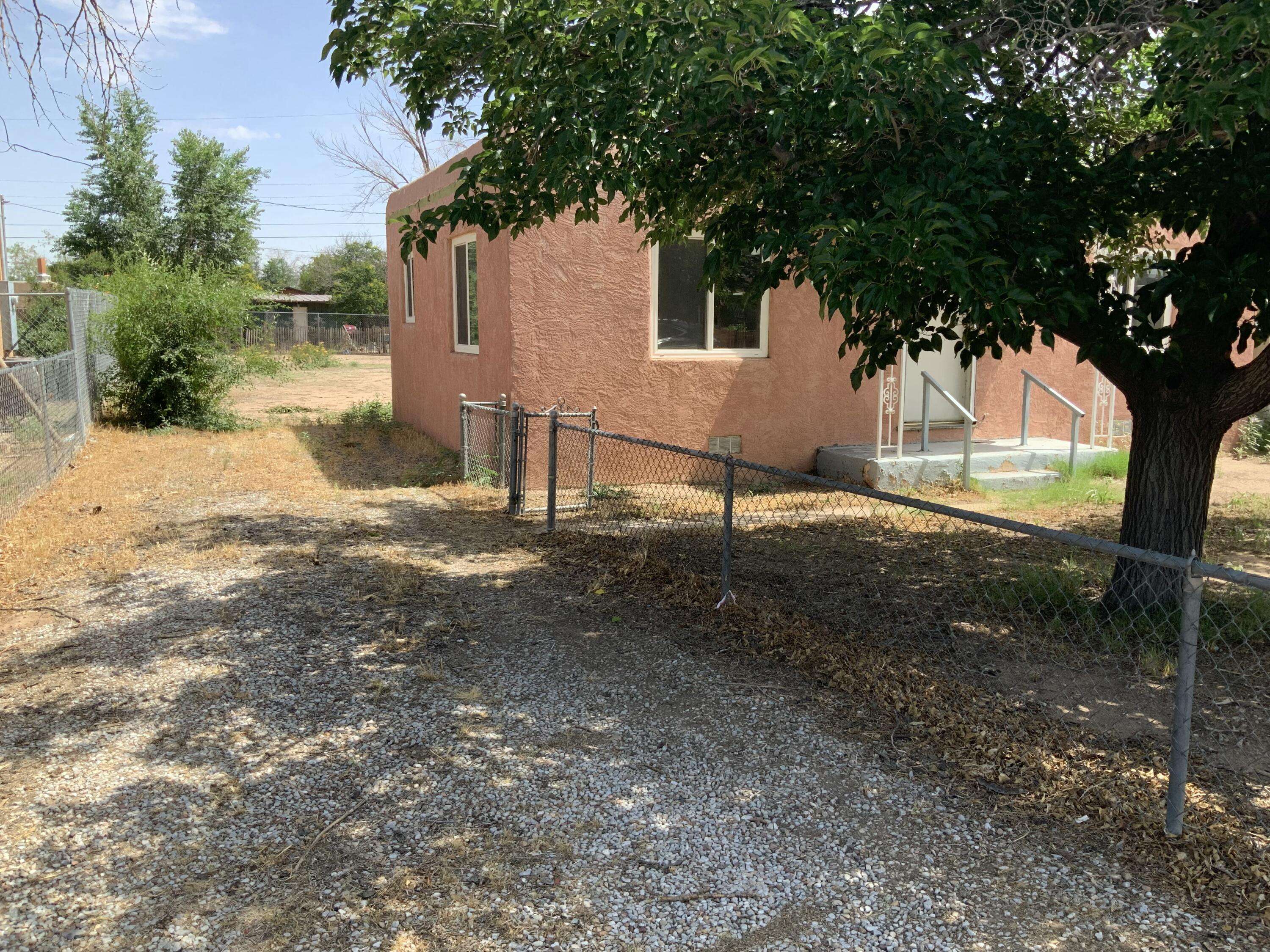 Albuquerque, NM 87107,221 NATALIE AVE NW