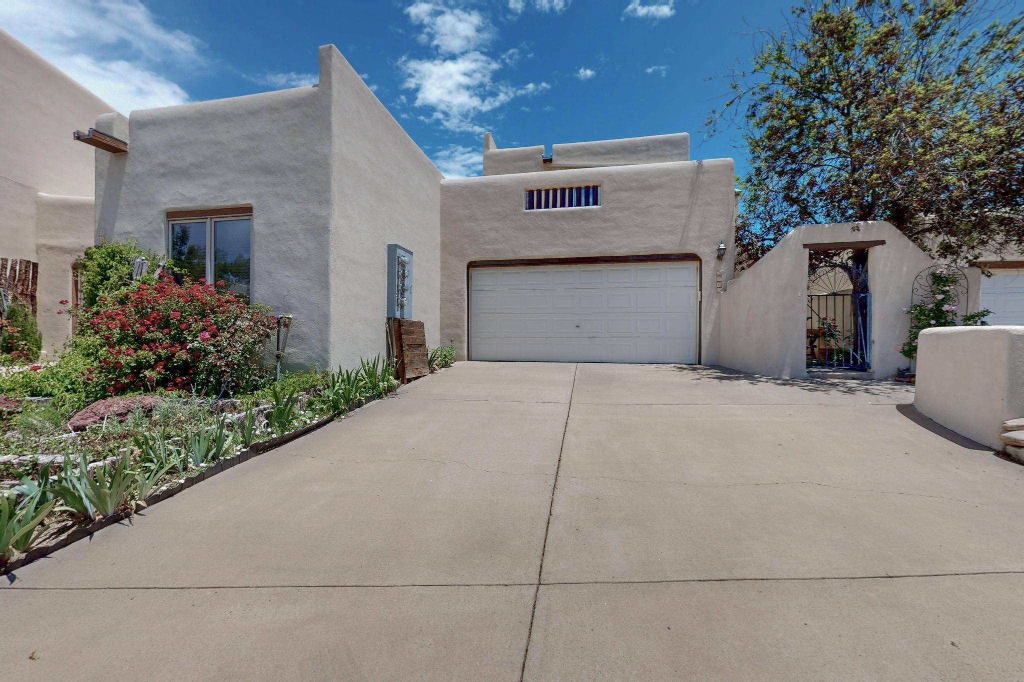 Santa Fe, NM 87507,3260 LA PAZ LN