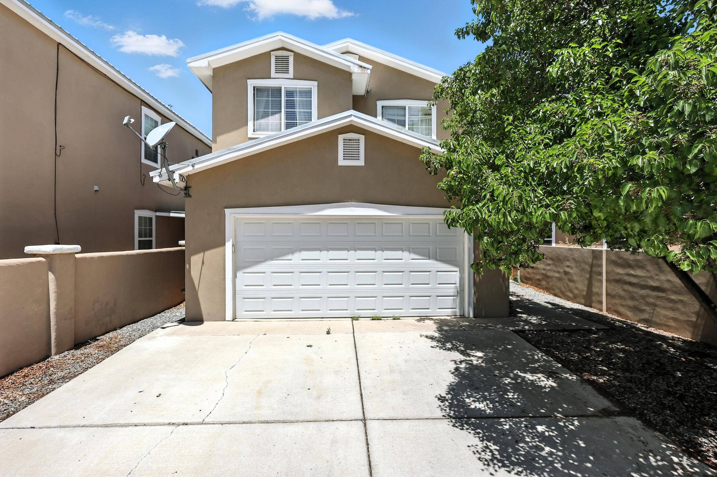 1535 PHOENIX AVE NW, Albuquerque, NM 87107