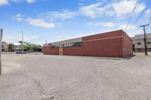 Albuquerque, NM 87102,221 BROADWAY BLVD SE