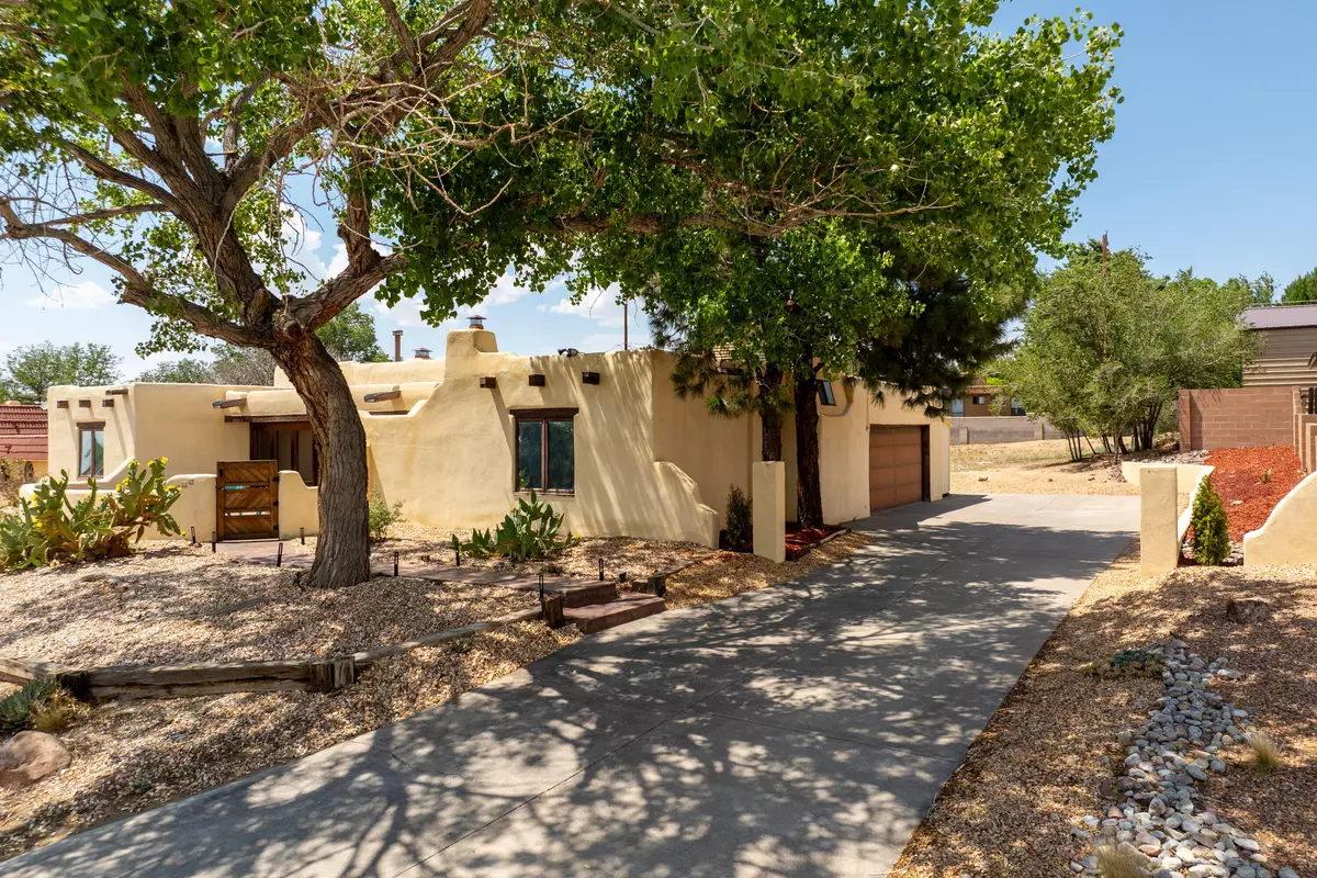 Albuquerque, NM 87123,14015 SUNGLOW RD NE