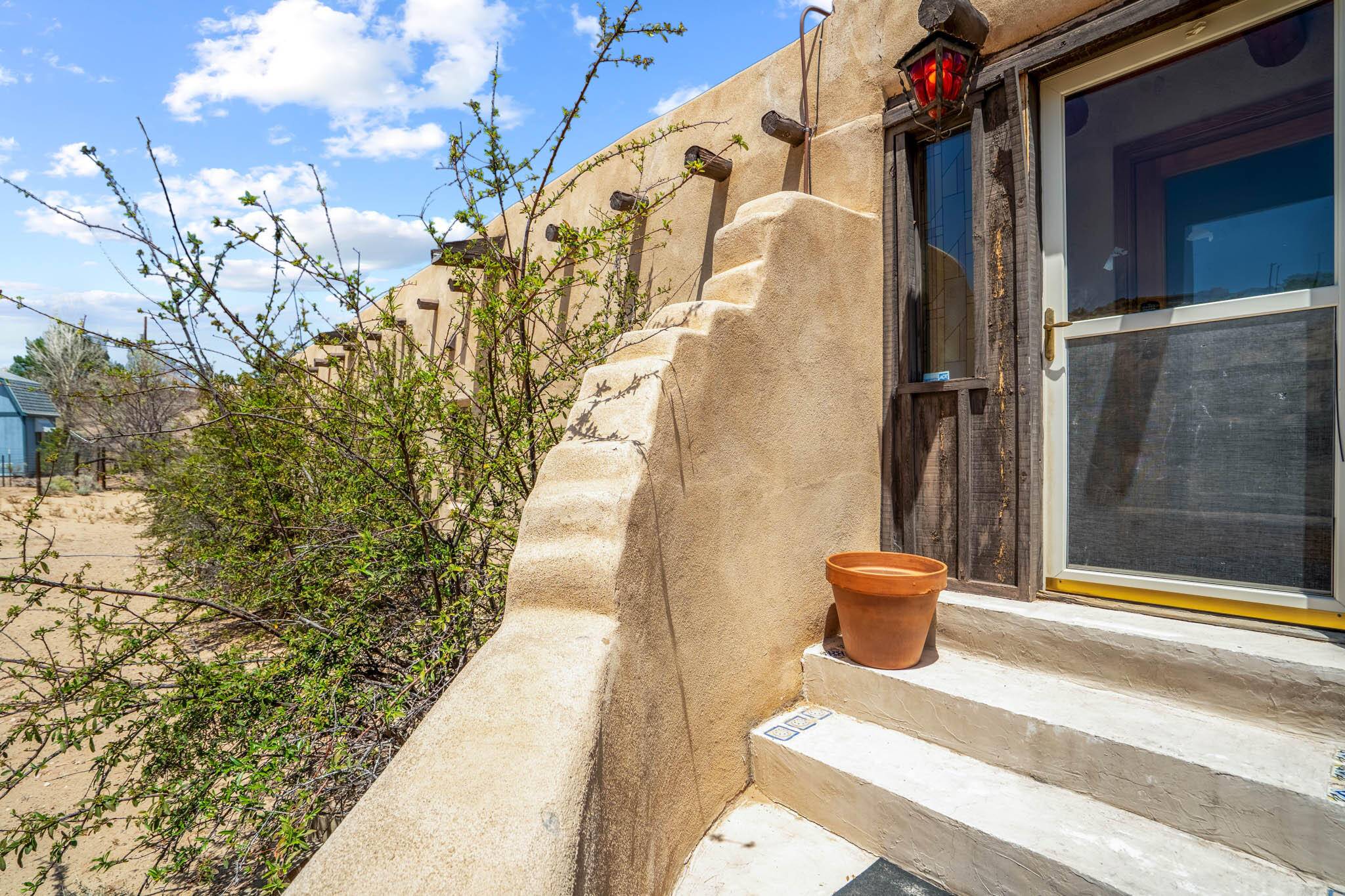 Corrales, NM 87048,1552 CAMINO HERMOSA