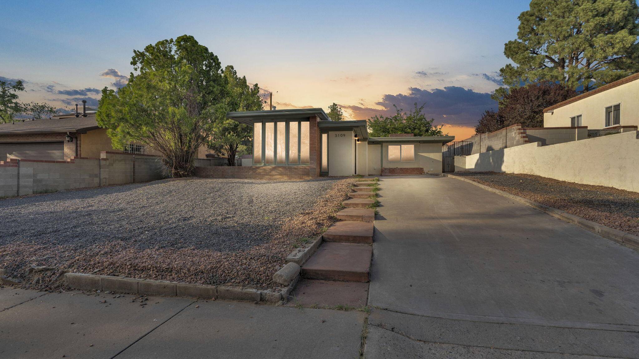 3109 PERSHING AVE SE, Albuquerque, NM 87106