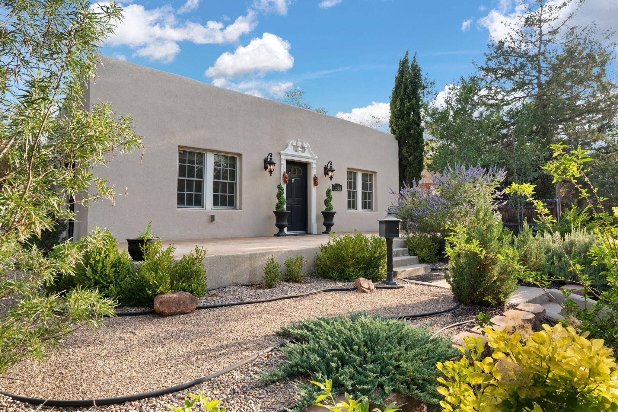 Albuquerque, NM 87106,1924 SILVER AVE SE