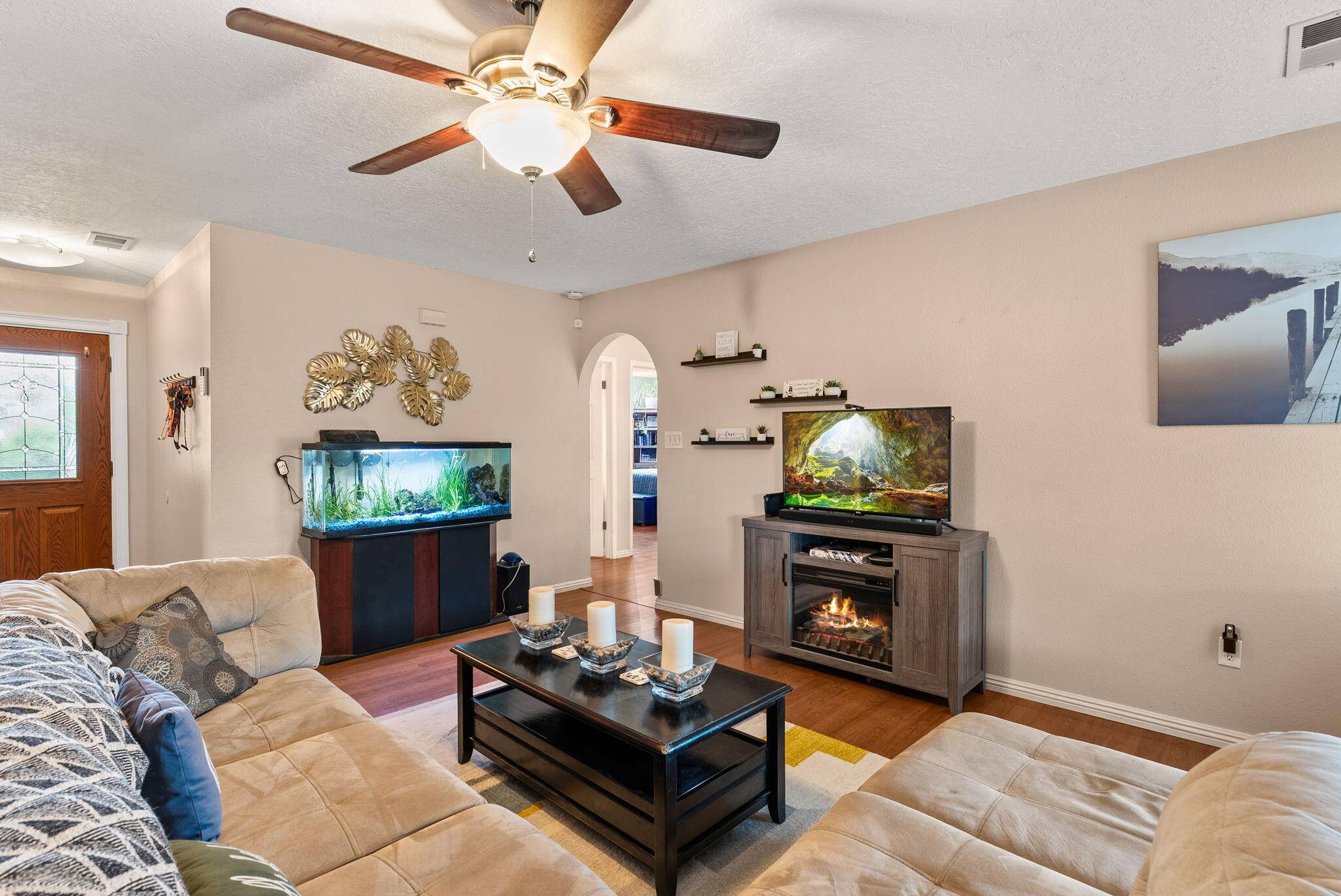 Rio Rancho, NM 87144,6404 GAMBEL QUAIL RD NE
