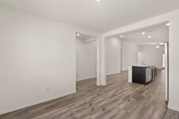 Los Lunas, NM 87031,5039 FINDLEY ST SW