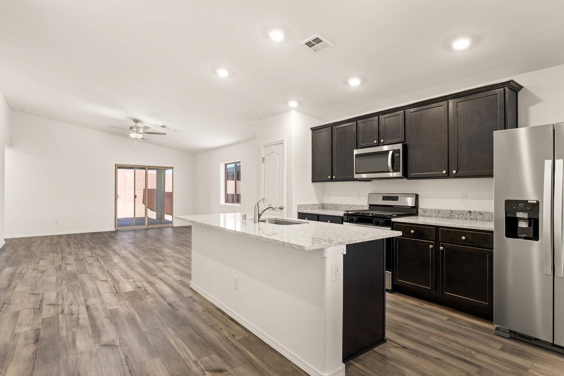 Los Lunas, NM 87031,5039 FINDLEY ST SW