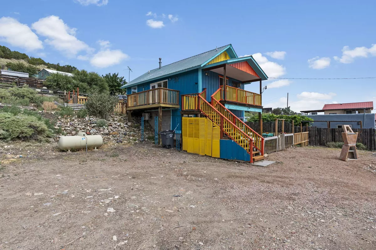 Madrid, NM 87010,2817 N Hwy 14