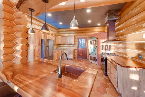 Taos, NM 87571,192 Llano de La Legua