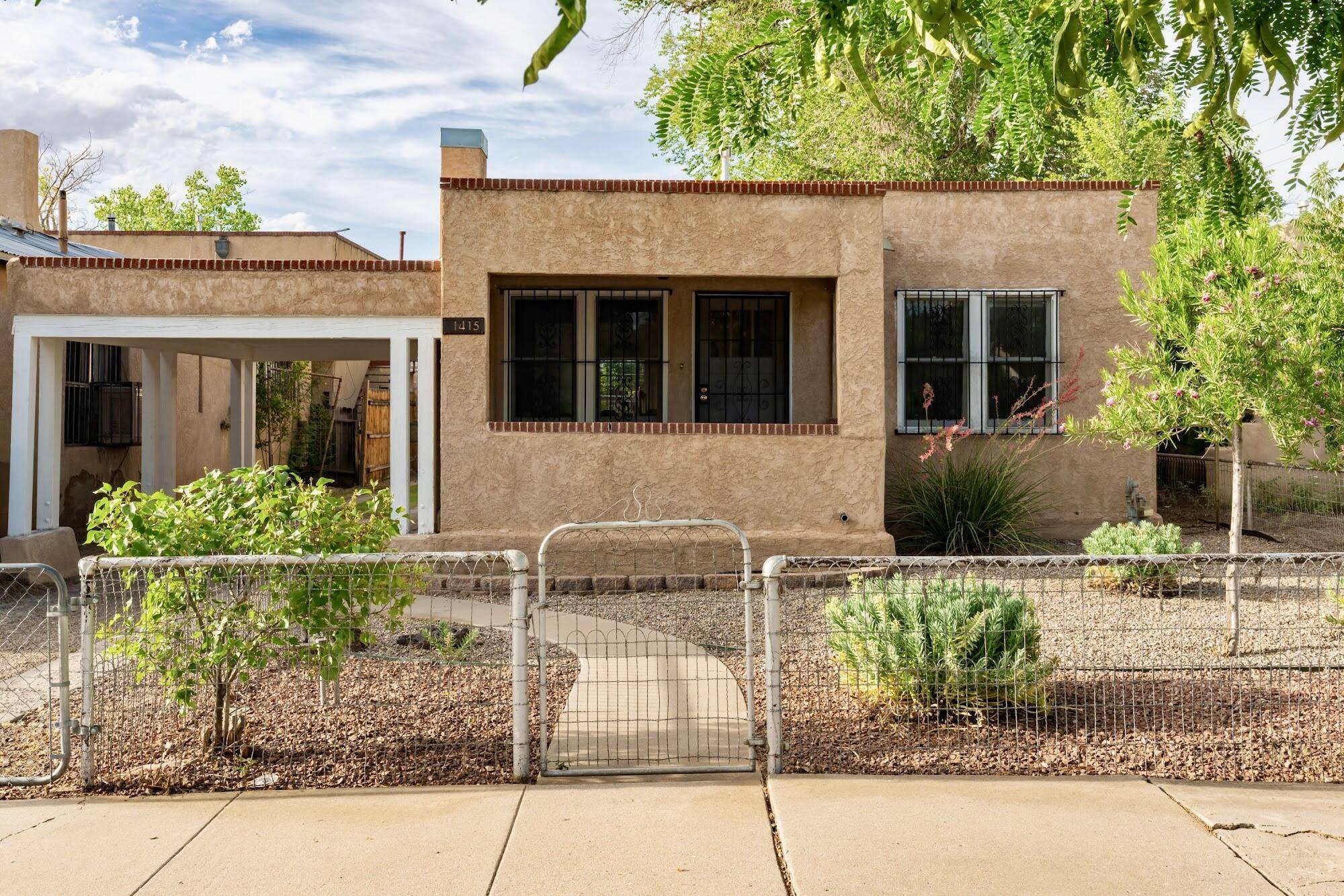 1415 Fruit AVE NW, Albuquerque, NM 87104