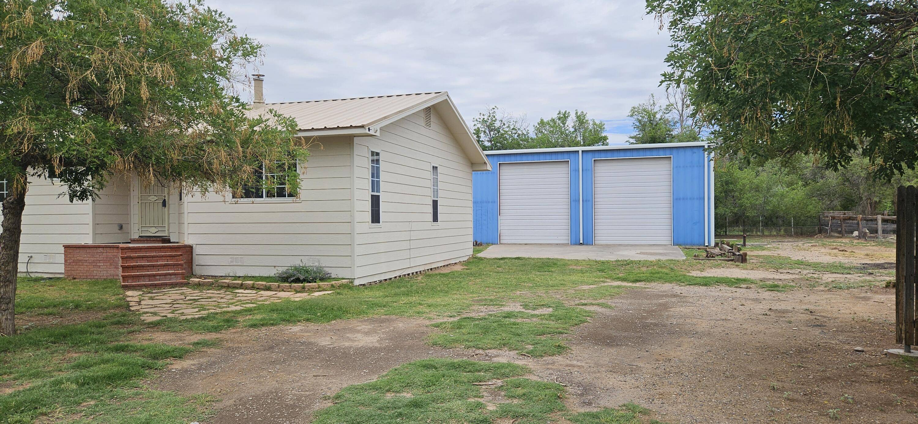 890 STOVALL AVE, Bosque Farms, NM 87068