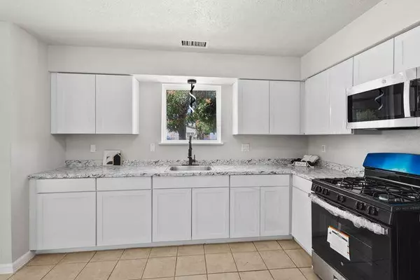 Albuquerque, NM 87102,2014 WILLIAM ST SE