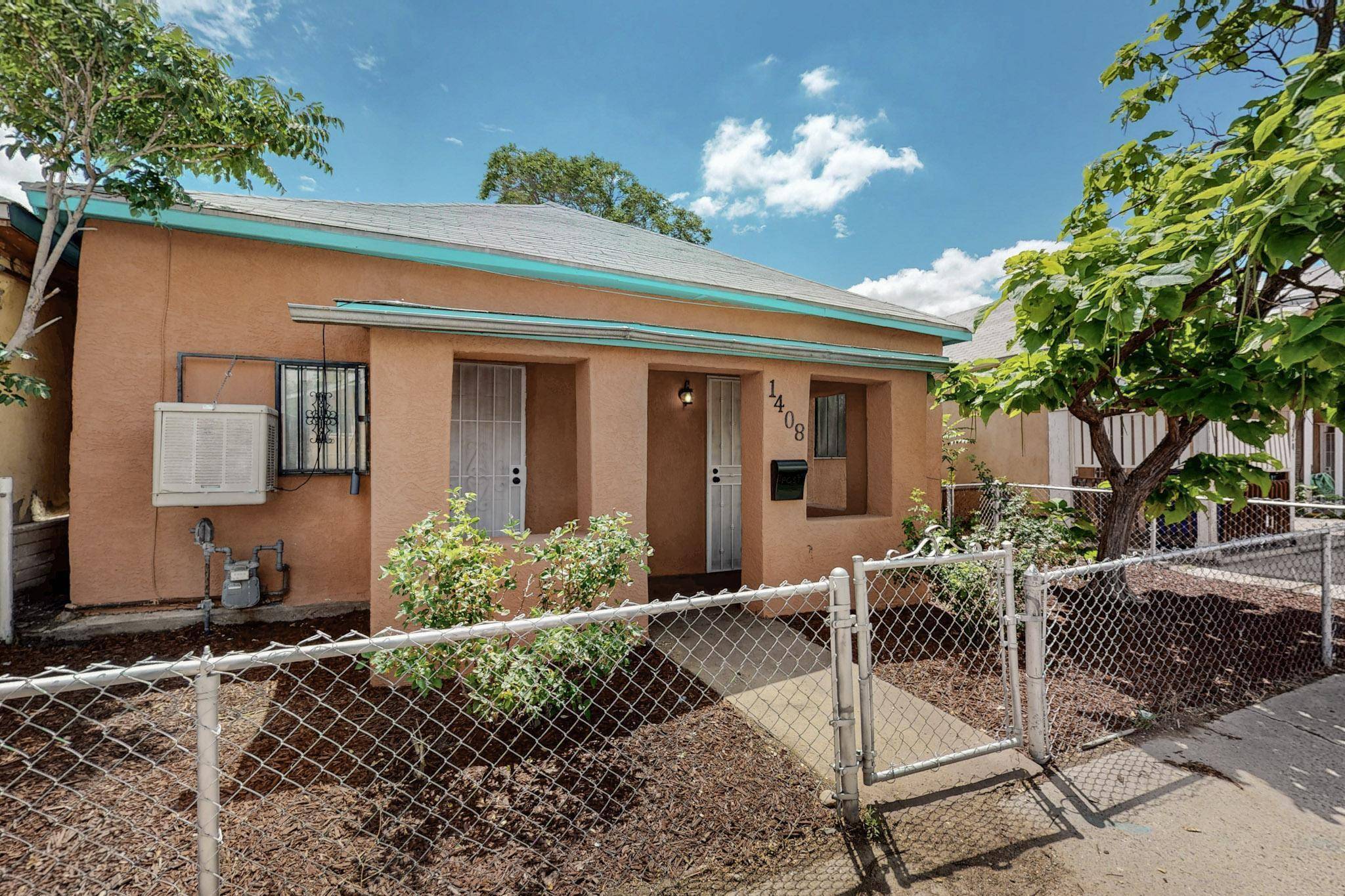 1408 3RD ST SW, Albuquerque, NM 87102