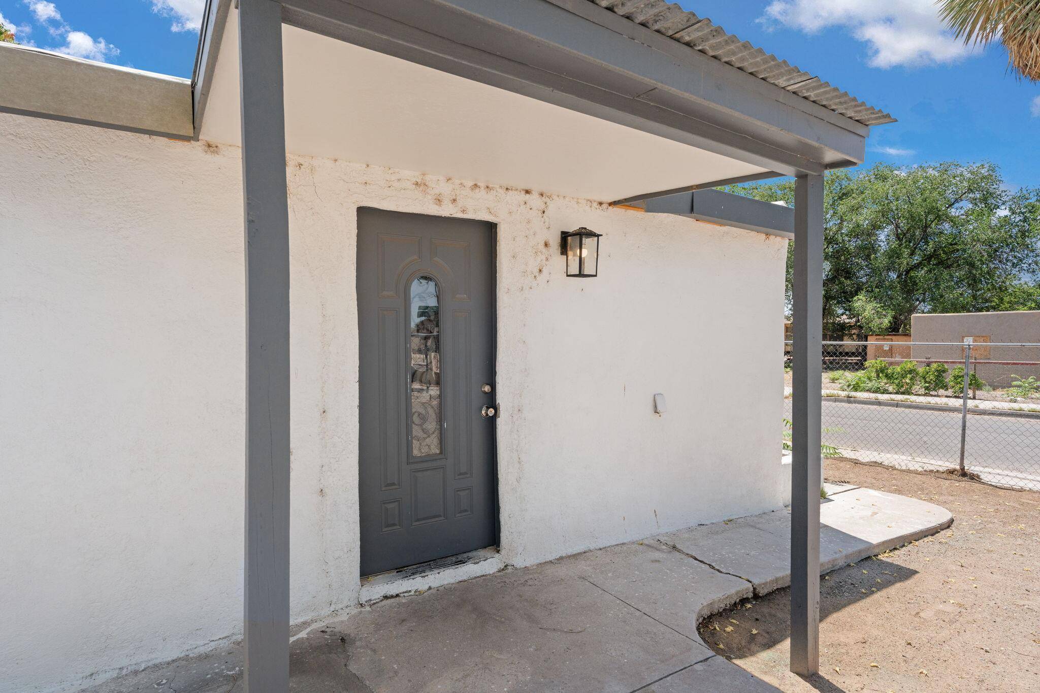 Albuquerque, NM 87102,2024 HINKLE ST SE